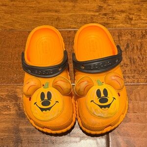 CROCS Kids Orange Slippers with Pumpkin Design